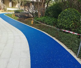 深圳光明区时代花园彩色冷铺沥青项目启动了