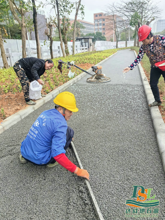 中山河道整治项目【夜光石+透水混凝土】路面施工！