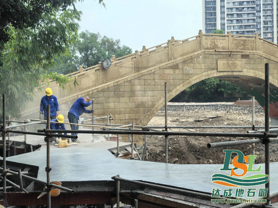 广州沙步景观提升改造项目压花地坪施工有序推进中！