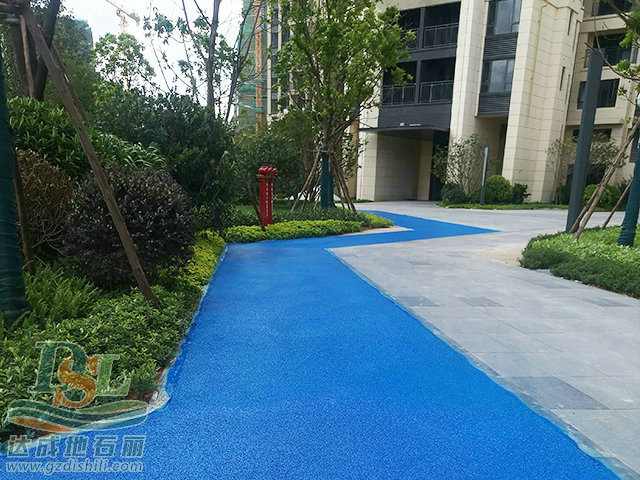 惠州金辉优步蓝色透水混凝03.jpg